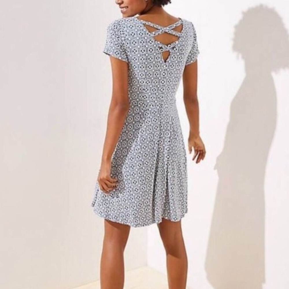 Loft Geometric Crisscross Back Blue-Grey White SS Midi Flare Dress size 8